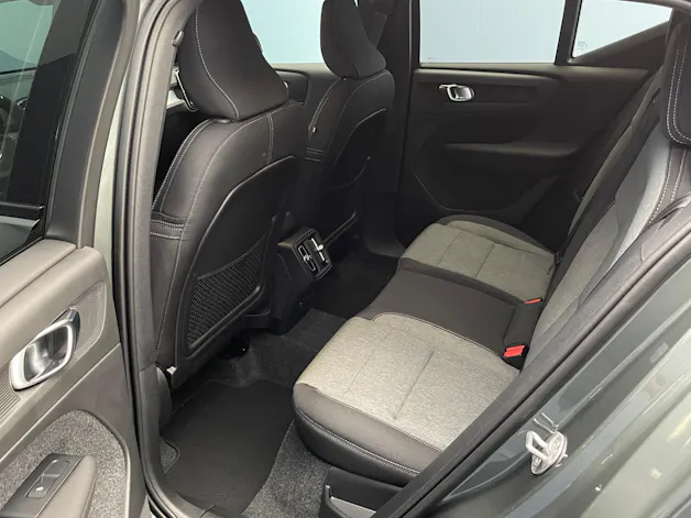 Volvo XC40 2.0 B3 MH Plus Dark