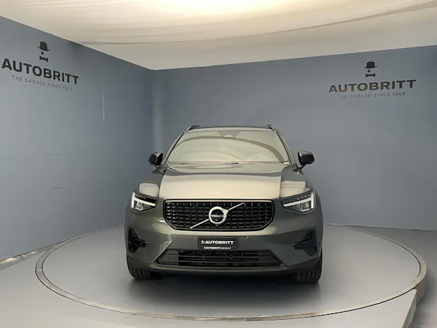 Volvo XC40 2.0 B3 MH Plus Dark