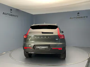 VOLVO XC40 2.0 B3 MH Plus Dark