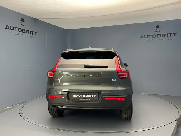 Volvo XC40 2.0 B3 MH Plus Dark