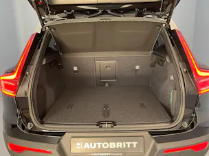 VOLVO XC40 2.0 B3 MH Plus Dark