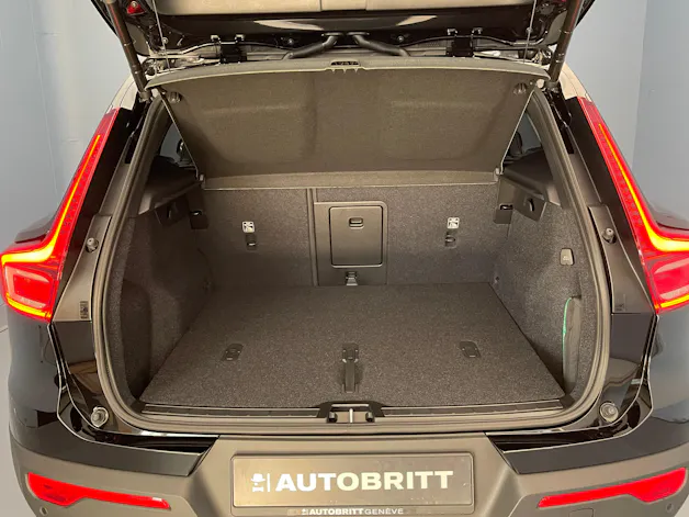 Volvo XC40 2.0 B3 MH Plus Dark