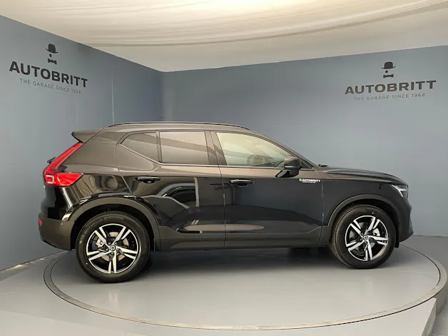 Volvo XC40 2.0 B3 MH Plus Dark