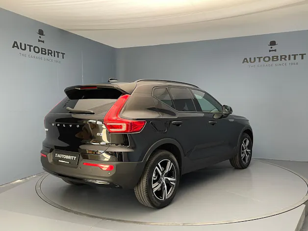Volvo XC40 2.0 B3 MH Plus Dark