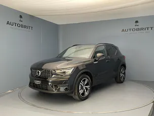 Volvo XC40 2.0 B3 MH Plus Dark