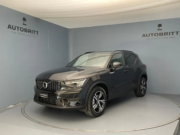 Volvo XC40 2.0 B3 MH Plus Dark