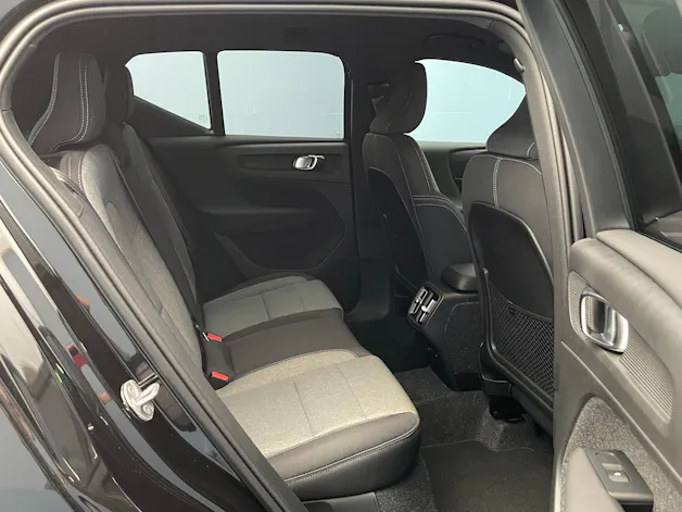 Volvo XC40 2.0 B3 MH Plus Dark
