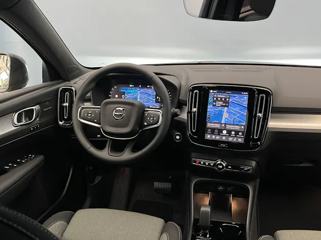 Volvo XC40 2.0 B3 MH Plus Dark
