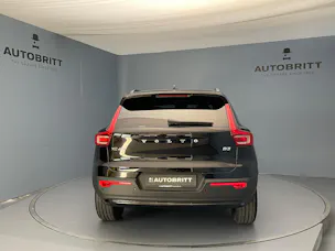 VOLVO XC40 2.0 B3 MH Plus Dark
