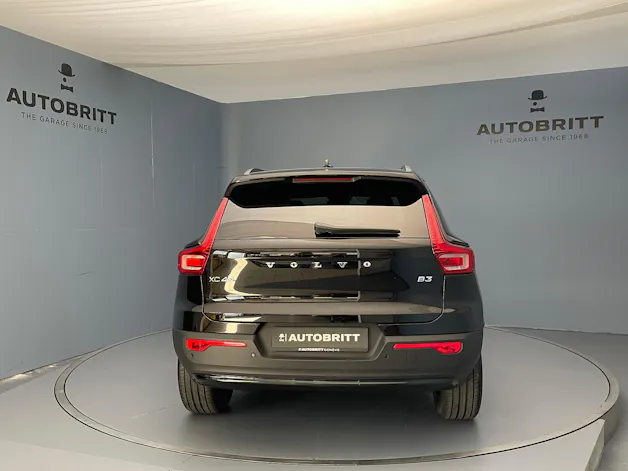 Volvo XC40 2.0 B3 MH Plus Dark