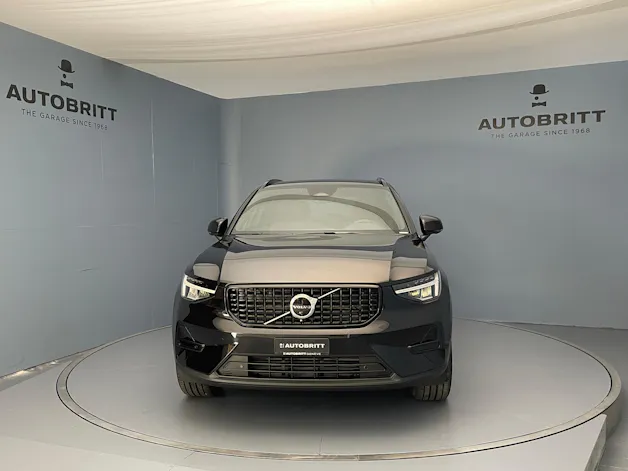 Volvo XC40 2.0 B3 MH Plus Dark
