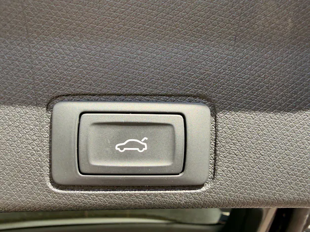 Cupra Terramar 1.5 e-Hybrid 204 PS *** ANHÄNGERKUPPLUNG & PANORAMADACH ***