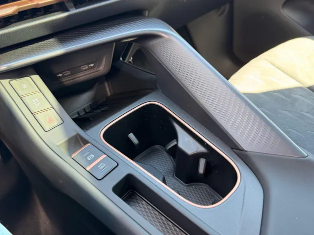 Cupra Terramar 1.5 e-Hybrid 204 PS *** ANHÄNGERKUPPLUNG & PANORAMADACH ***