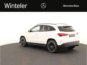 MERCEDES-BENZ GLA 200 Night Star 7G-D