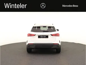 MERCEDES-BENZ GLA 200 Night Star 7G-D