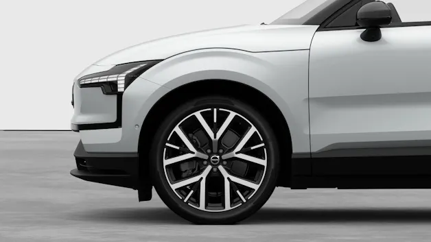 Volvo EX30 P8 69 kWh AWD Black Edition