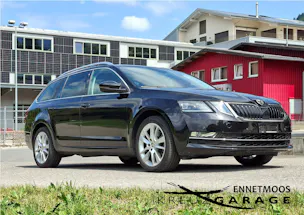 SKODA Octavia Combi 2.0 TSI Style 4x4 DSG *8-fach bereift+Anhängerkupplung*