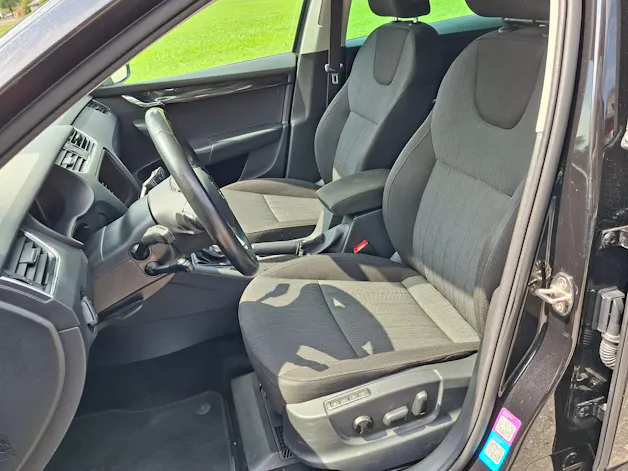 Škoda Octavia Combi 2.0 TSI Style 4x4 DSG *8-fach bereift+Anhängerkupplung*