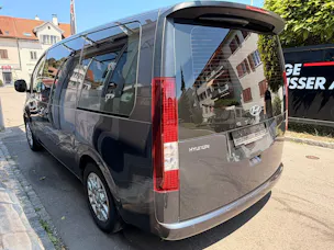 Hyundai STARIA AMPLIA 2.2 CRDI 4WD *** 8 PLÄTZER MIT TOPAUSSTATTUNG UND 5 JAHREN WERKSGARANTIE ***