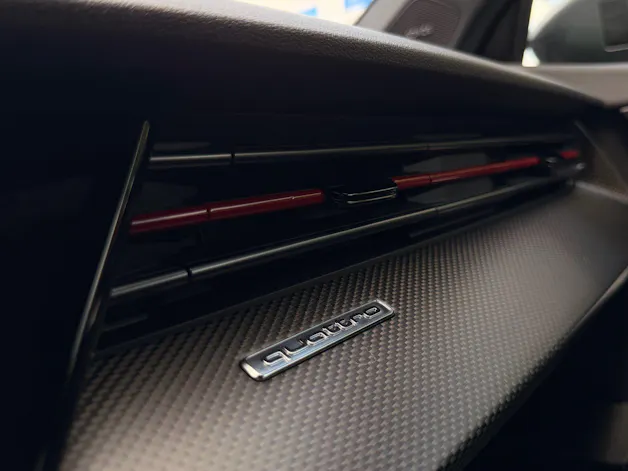 Audi RS3 SPORTBACK 2.5 400 PS TFSI QUATTRO *** SCHALENSITZE ***