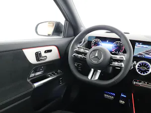 MERCEDES-BENZ GLA 220d 4M Swiss Star