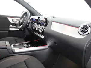 MERCEDES-BENZ GLA 220d 4M Swiss Star