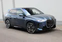 BMW iX xDrive60 M Sport Pro Arctic Race Blue *0.9%-LEASINGAKTION* OHNE Anzahlung CHF 700.-/Monat, 15'000 km/Jahr