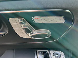 MERCEDES-BENZ V 300 d Exclusive L SWISS EDITION 4MATIC