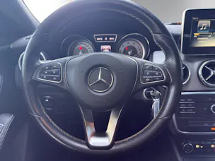 MERCEDES-BENZ CLA 180 Urban