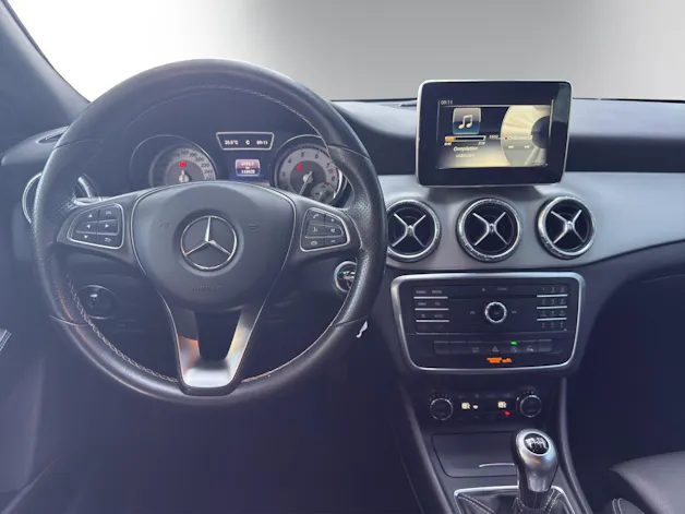 Mercedes-Benz CLA 180 Urban