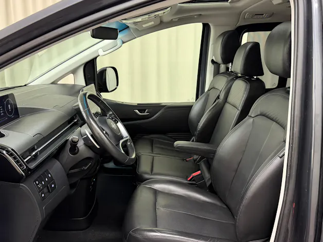 Hyundai Staria Premium 2.2 CRDi Vertex 4WD A