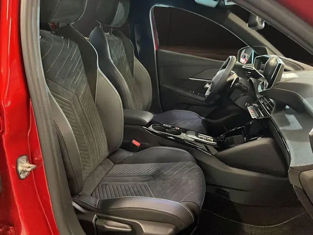 Peugeot 208 1.2 MHEV 110 GT