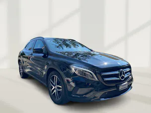 MERCEDES-BENZ GLA 200 Night Star 7G-DCT