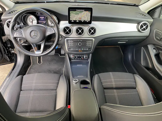 Mercedes-Benz GLA 200 Night Star 7G-DCT