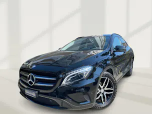 MERCEDES-BENZ GLA 200 Night Star 7G-DCT