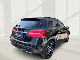 MERCEDES-BENZ GLA 200 Night Star 7G-DCT