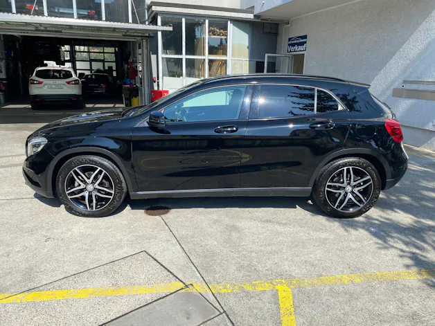 Mercedes-Benz GLA 200 Night Star 7G-DCT