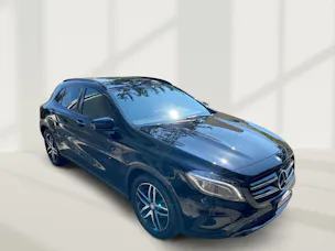 MERCEDES-BENZ GLA 200 Night Star 7G-DCT