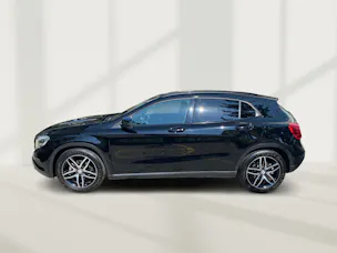 MERCEDES-BENZ GLA 200 Night Star 7G-DCT