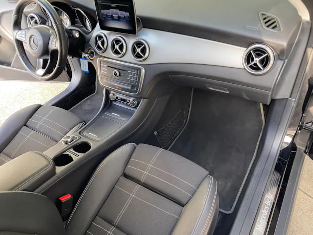 Mercedes-Benz GLA 200 Night Star 7G-DCT