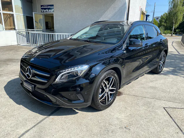 Mercedes-Benz GLA 200 Night Star 7G-DCT