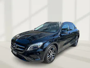 MERCEDES-BENZ GLA 200 Night Star 7G-DCT