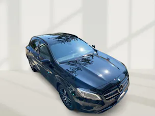 MERCEDES-BENZ GLA 200 Night Star 7G-DCT