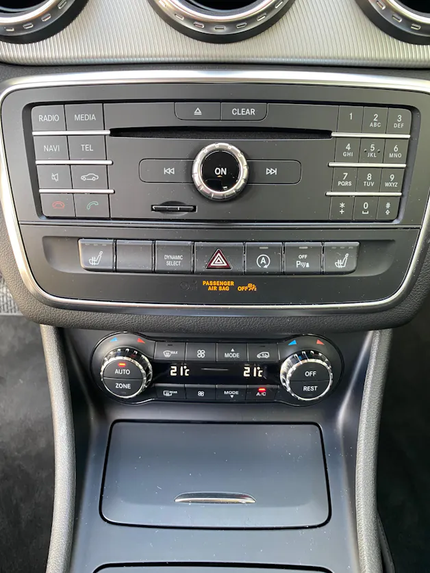Mercedes-Benz GLA 200 Night Star 7G-DCT