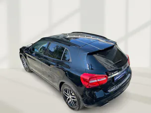 MERCEDES-BENZ GLA 200 Night Star 7G-DCT