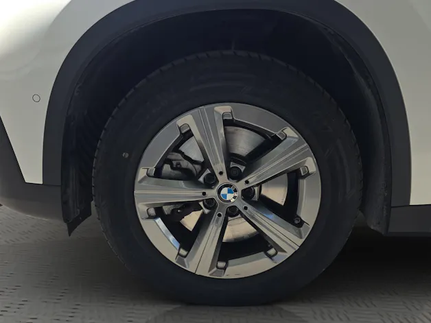 BMW X1 xDrive 23i 48V