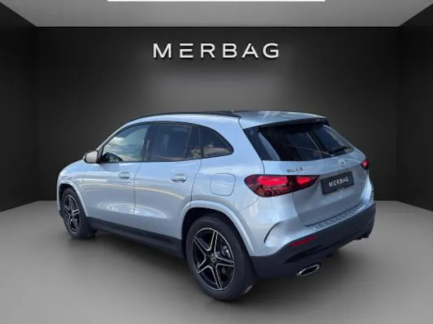 Mercedes-Benz GLA 200 Night Star 7G-D