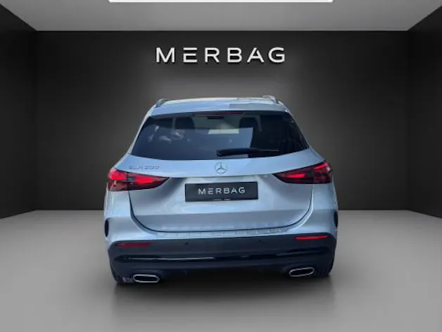 Mercedes-Benz GLA 200 Night Star 7G-D