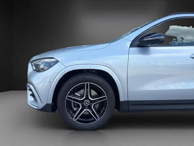 Mercedes-Benz GLA 200 Night Star 7G-D