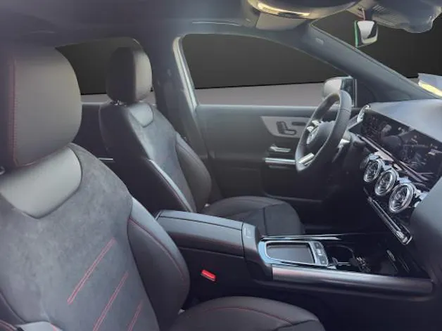Mercedes-Benz GLA 200 Night Star 7G-D